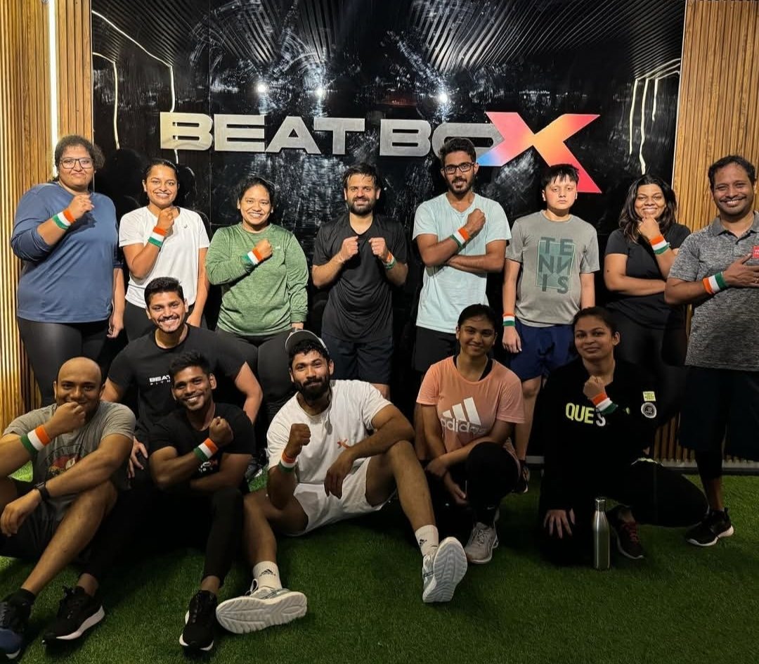 Heavy bag row at BeatBox Fitness